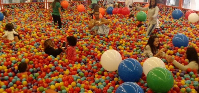 Atração de Verão: Mar de bolinhas está de volta ao Shopping Sete Lagoas