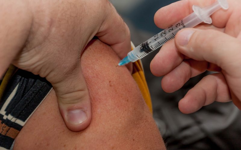 Secretaria Municipal de Saúde convoca toda a população para se vacinar contra a Hepatite B
