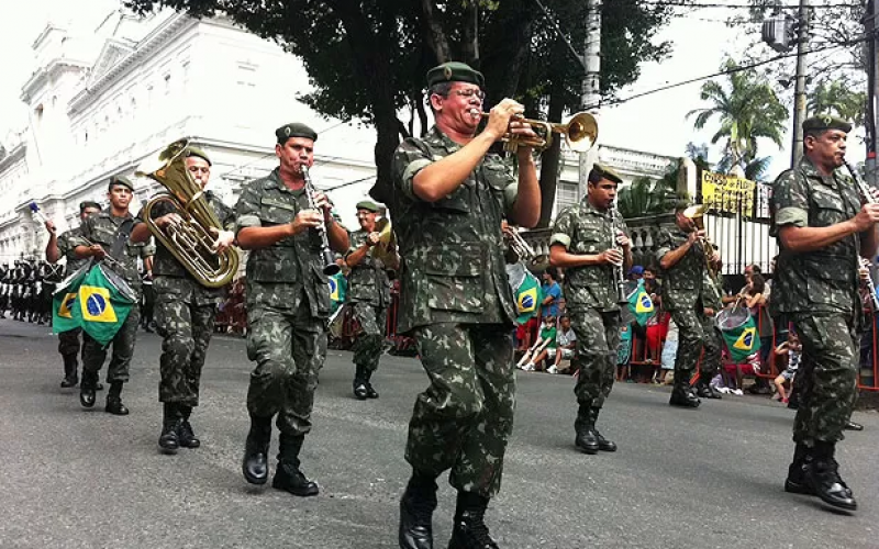 Desfile cívico marca a feriado de 7 de Setembro em Sete Lagoas