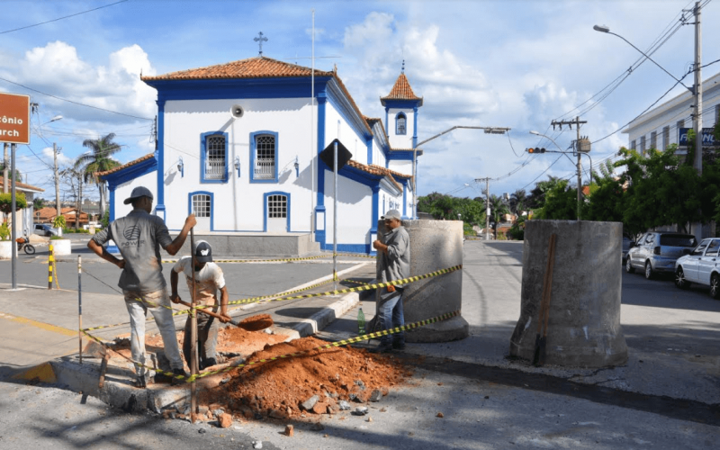 Trânsito no entorno da Catedral de Santo Antônio próximo de ser liberado