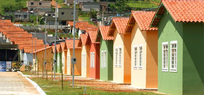 Prefeito Leone Maciel anuncia a construção de 500 casas populares