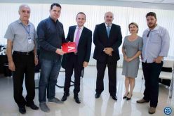 Faculdades Santo Agostinho e Santander firmam parceria para bolsas de graduação e de formação internacional