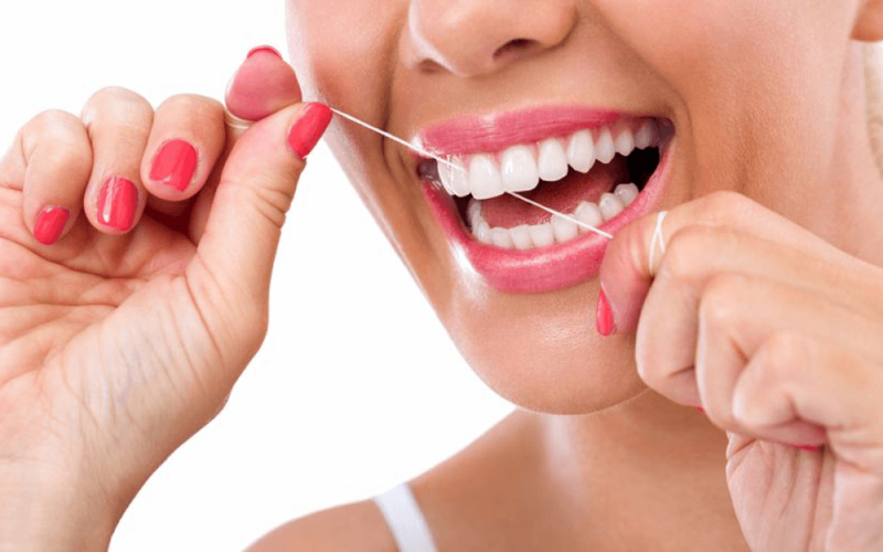 Fio dental: 4 dicas sobre como usar