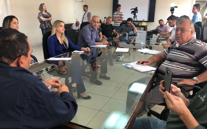 Prefeito Cláudio Caramelo participa de sabatina e revela primeiras ações