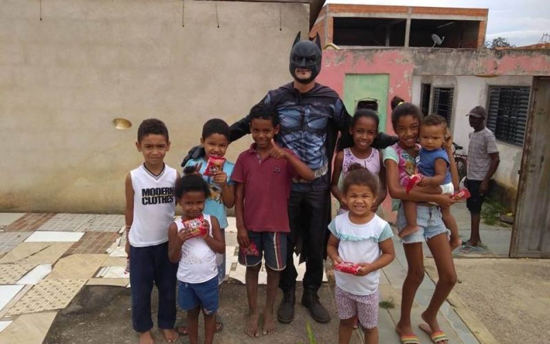 ﻿Projeto Batman leva alegria para as crianças em Caetanópolis