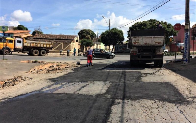 Operação tapa-buracos realizada pela Prefeitura continua em ritmo acelerado
