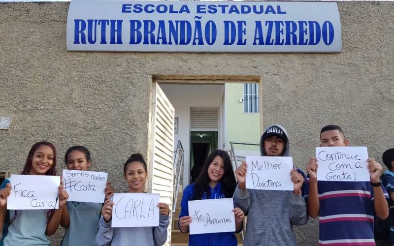 Alunos da escola Ruth Brandão se mobilizam contra afastamento da diretora Carla Borges