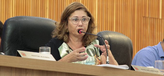 ﻿Anteprojeto da vereadora Marli de Luquinha quer incentivar orientação profissional sobre o primeiro emprego nas escolas de Sete Lagoas