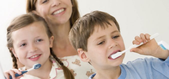 5 Dúvidas frequentes sobre cuidado bucal infantil