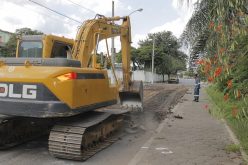 Prefeitura inicia obras de pavimentação e recapeamento na Av. Doutor Renato Azeredo