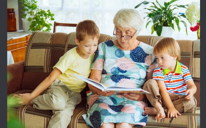 Comunicação entre avós e netos auxilia no desenvolvimento intelectual das crianças e na prevenção da depressão em idosos