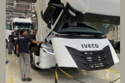 Iveco volta a operar em dois turnos, com meta de aumentar em 35% a produção de veículos comerciais e de passageiros em 2024