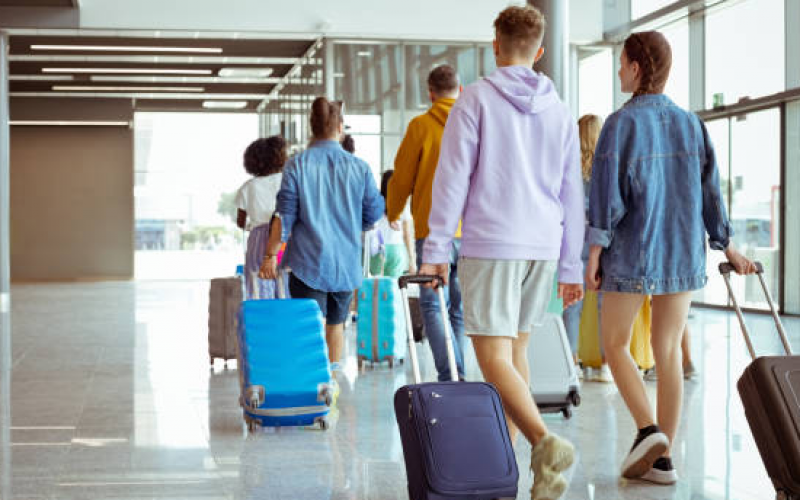 AS FÉRIAS ESTÃO CHEGANDO! SAIBA OS CUIDADOS PARA QUEM SOFRE COM CONDIÇÕES VASCULARES