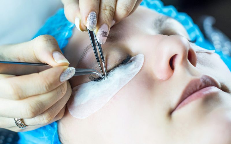 Senac em Sete Lagoas abre últimas vagas para curso de Extensão de Cílios e Lash Lifting