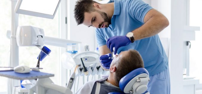 Cerca de  55% dos brasileiros não vão ao dentista