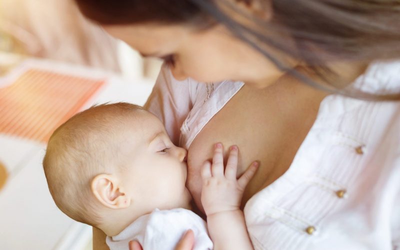 Amamentação sem dor: descubra formas para ter conforto e aumentar a produção de leite